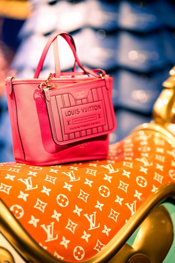 Louis Vuitton · Paris, frame 04